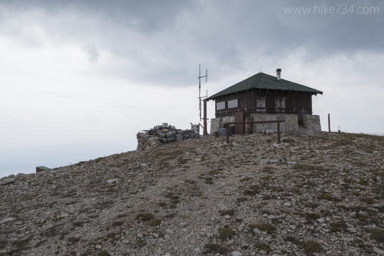 Mt Holmes and Trilobite Lake