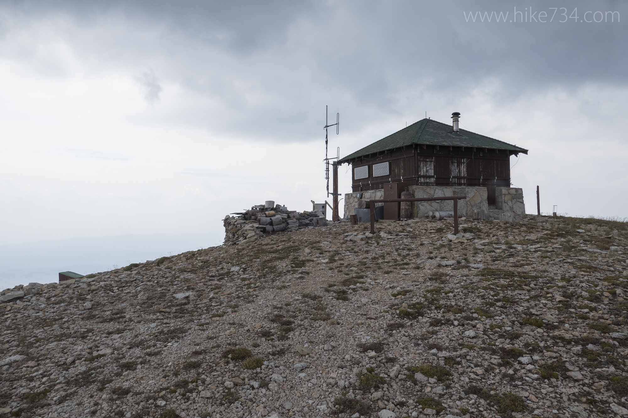 Mt Holmes and Trilobite Lake
