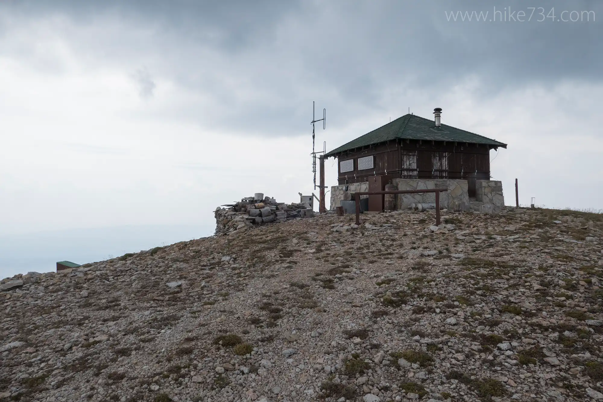 Mt Holmes and Trilobite Lake